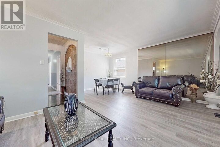 Property Photo:  5 Stevenvale Drive Main  ON M1G 1C6 