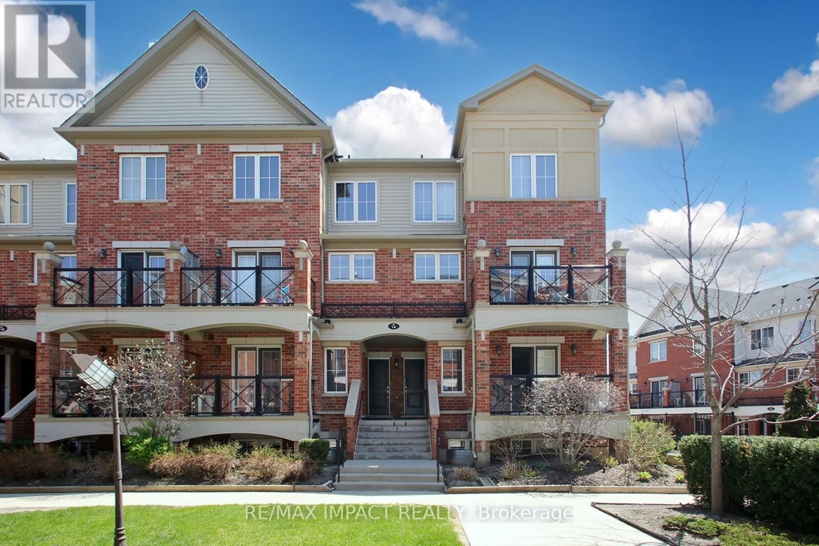 Property Photo:  47 Hays Boulevard  ON L6H 0J1 