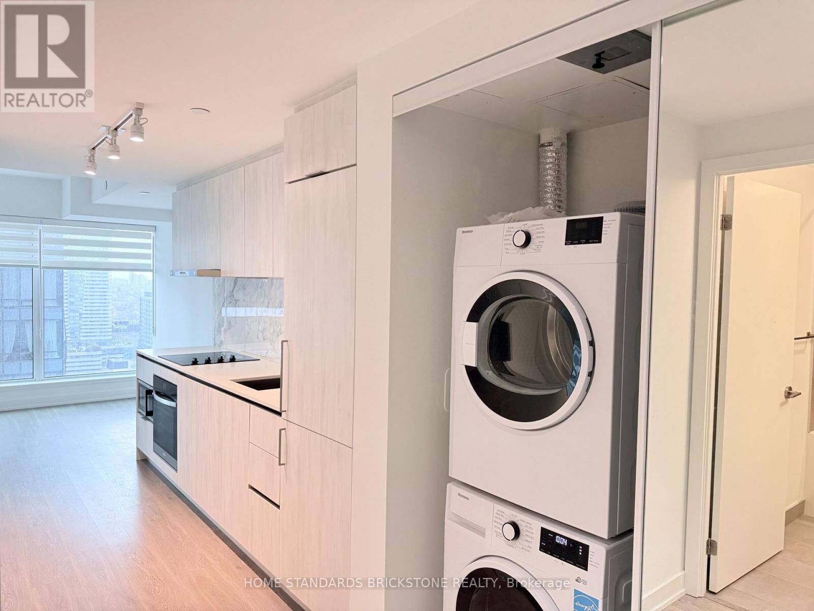 Property Photo:  8 Wellesley Street West 3507  ON M4Y 0J5 