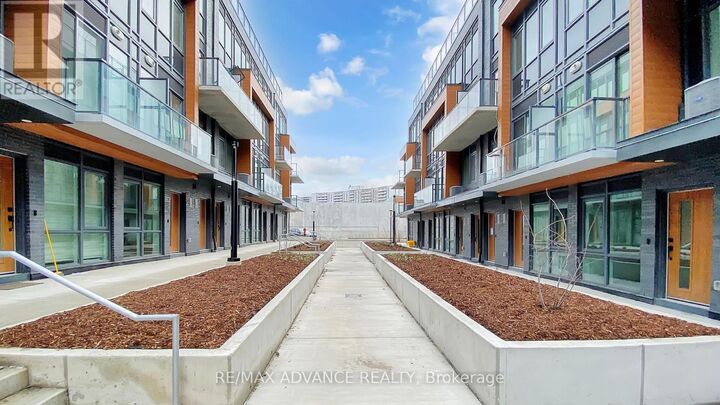 Property Photo:  67 Curlew Drive 163  ON M3A 0B4 
