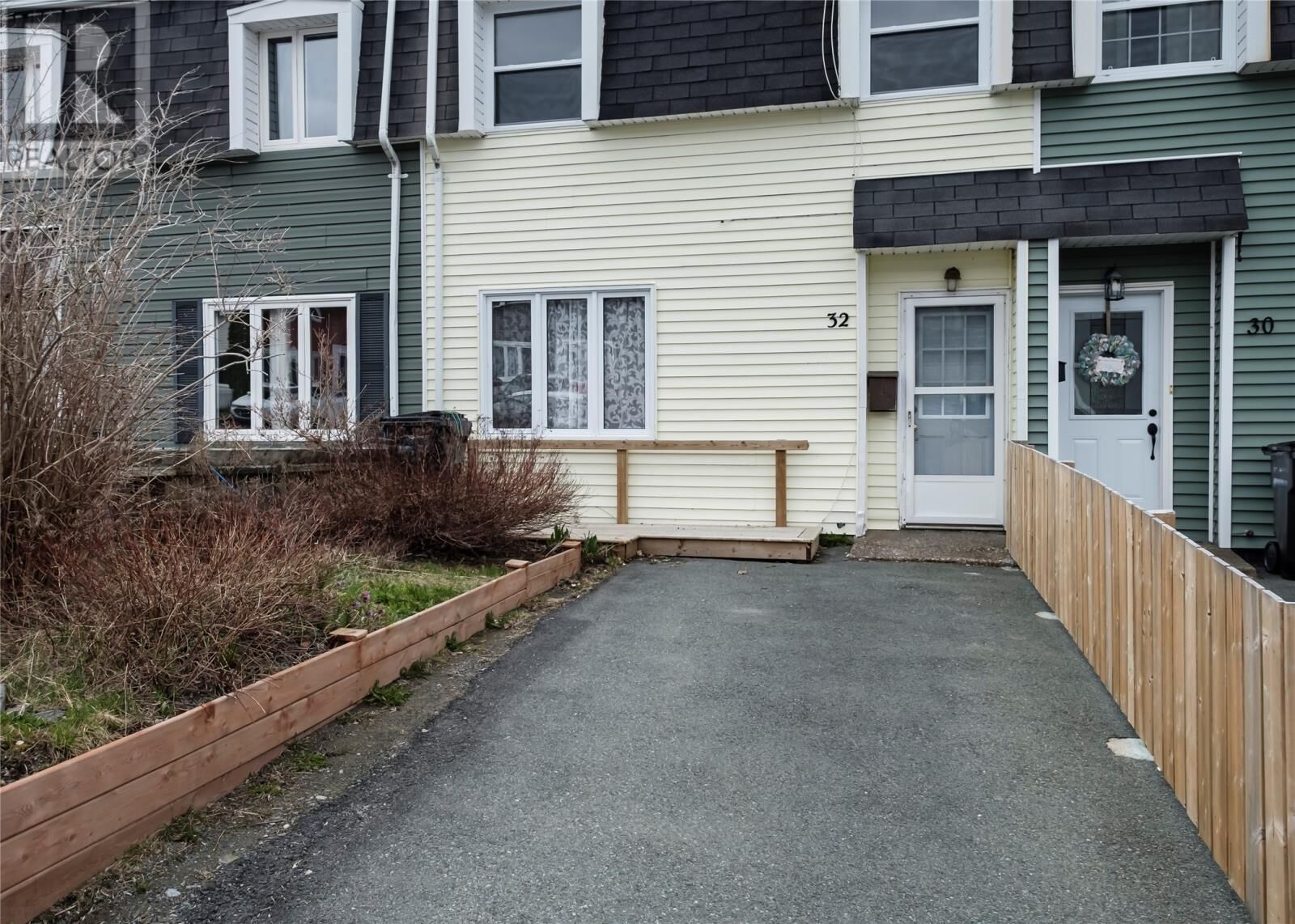 Property Photo:  32 Mooney Crescent  NL A1G 1K1 