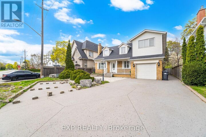 Property Photo:  2065 Westfield Drive  ON L4Y 1P2 
