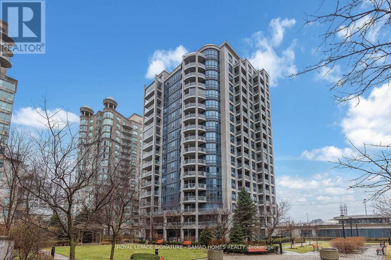Property Photo:  2087 Lake Shore Boulevard West 1004  ON M8V 4G3 