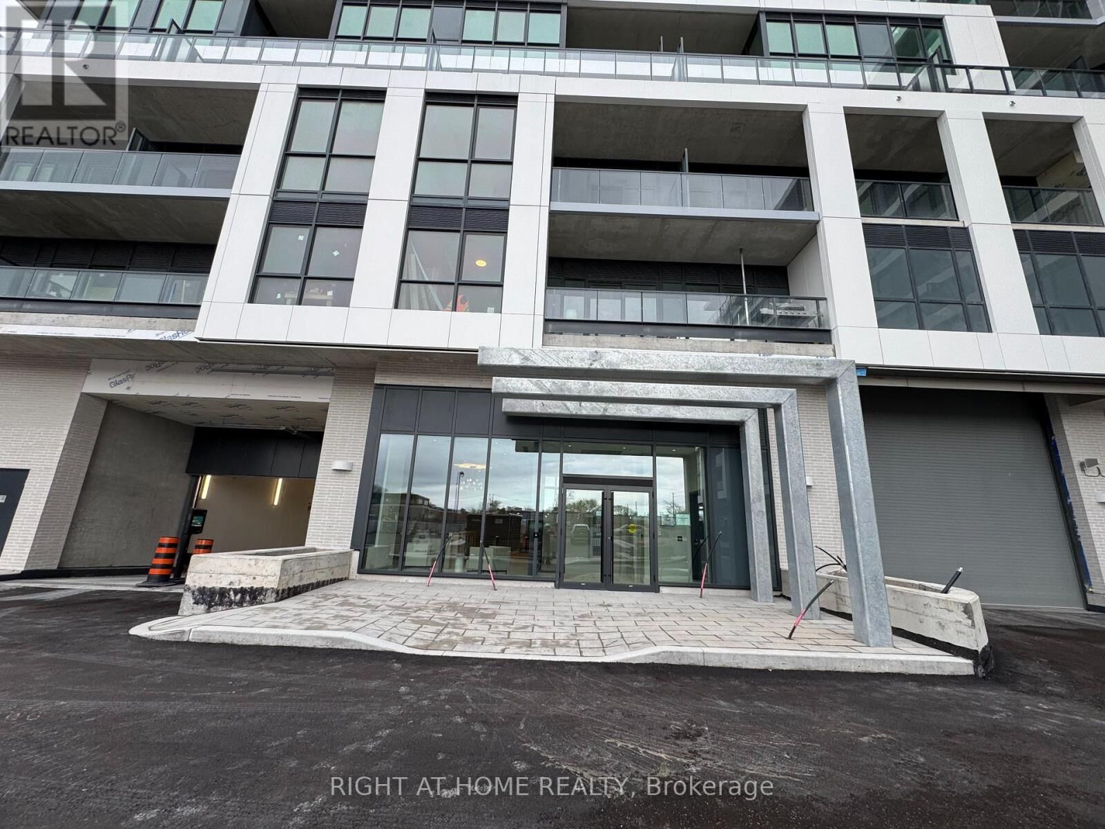 Property Photo:  743 Warden Avenue  ON M1L 4A8 