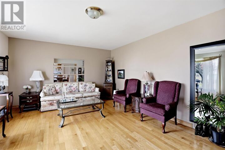 Property Photo:  28 Kerr Dr  ON P6A 5H9 