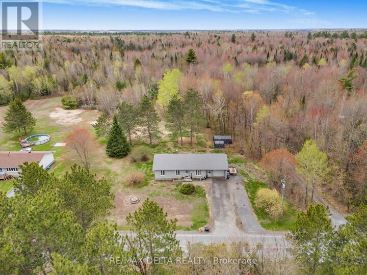 Property Photo:  658 Ch Boundary Road  ON K0B 1A0 