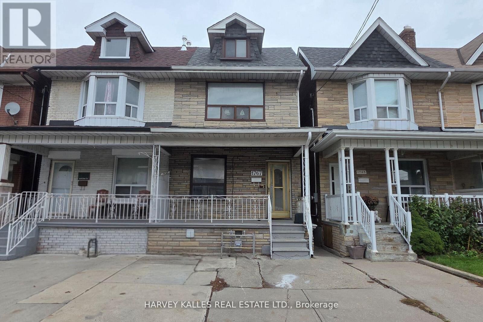 Property Photo:  1767 Dufferin Street  ON M6E 3N9 