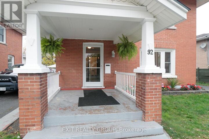 Property Photo:  92 Byron Street  ON K8V 2Y2 