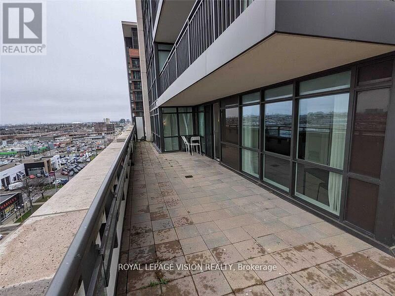 Property Photo:  830 Lawrence Avenue West 914  ON M6A 1C3 