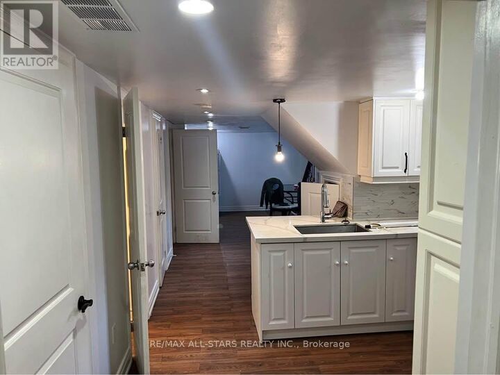 Property Photo:  12 Rossander Court  ON M1J 2B7 
