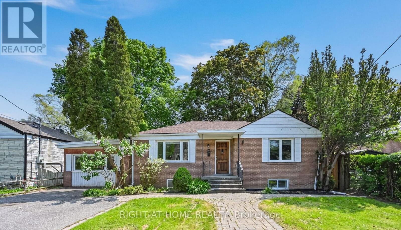Property Photo:  55 Verwood Avenue Main  ON M3H 2K8 