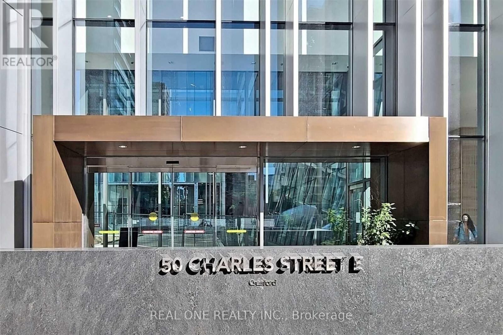 Property Photo:  50 Charles Street East 3913  ON M4Y 0C3 