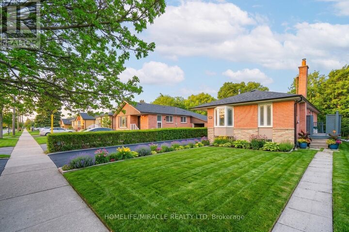 Property Photo:  92 Taysham Crescent  ON M9V 1X3 