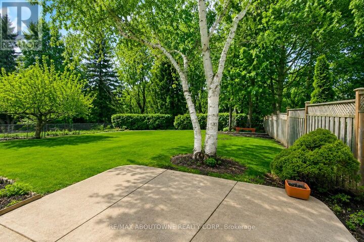 Property Photo:  440 Parkridge Crescent  ON L6M 1B2 