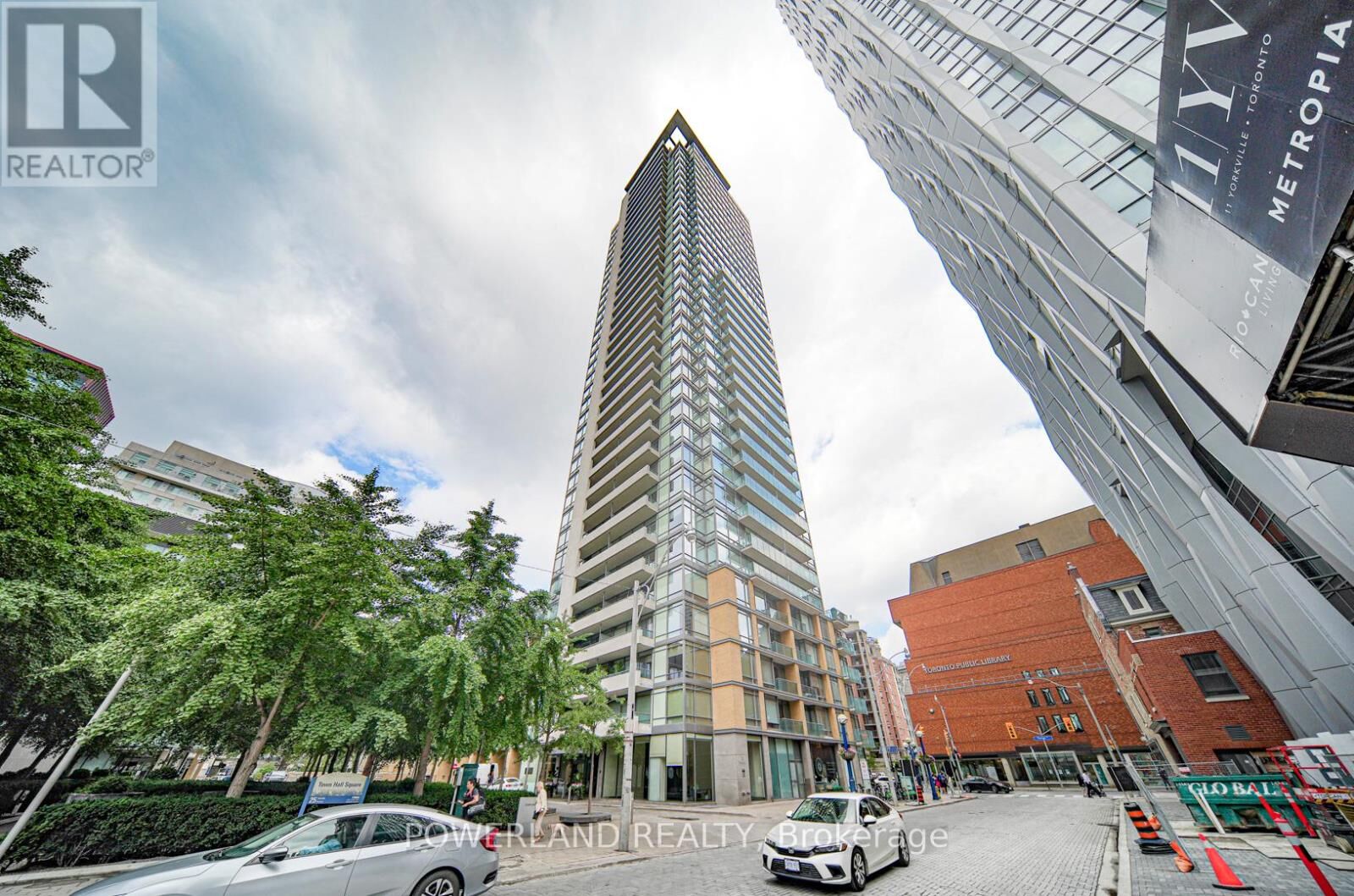 Property Photo:  18 Yorkville Avenue 317  ON M4W 3Y8 