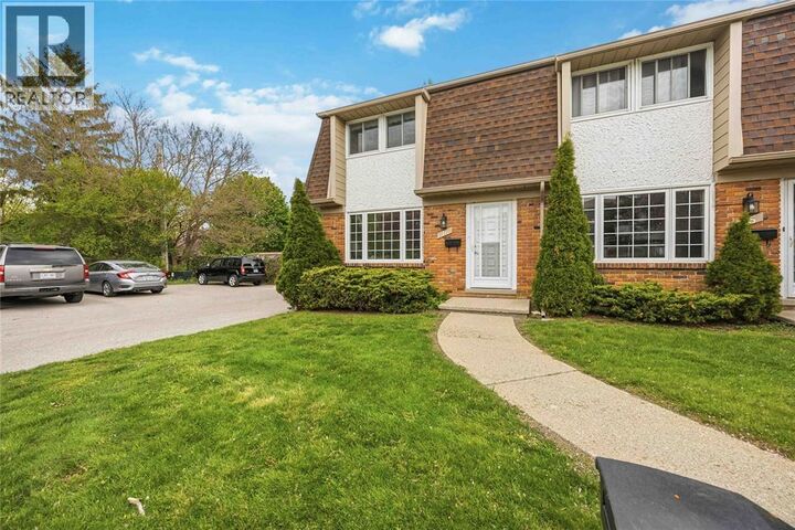 Property Photo:  1029 Salisbury Street 16  ON N7S 4N8 