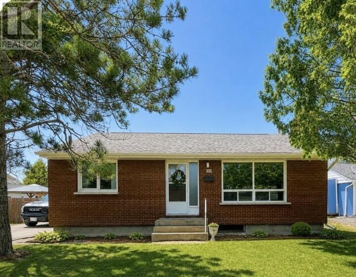 45 Dingwall Pkwy — photo 1