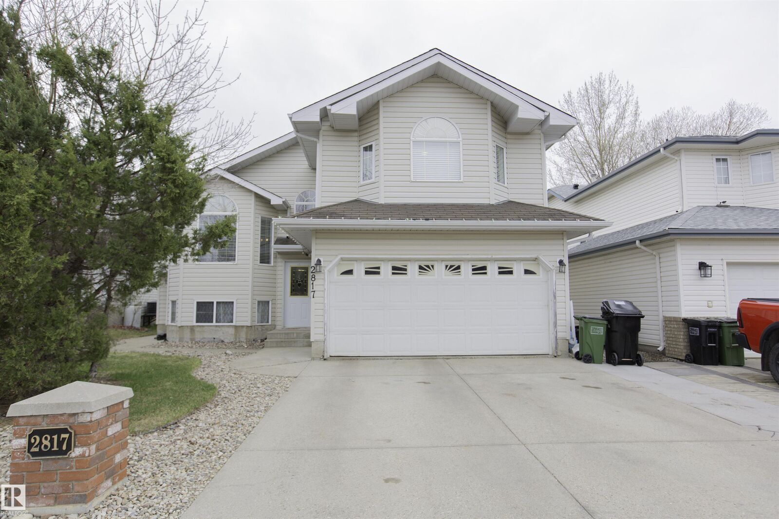 Property Photo:  2817 40A Avenue NW  AB T6T 1L7 