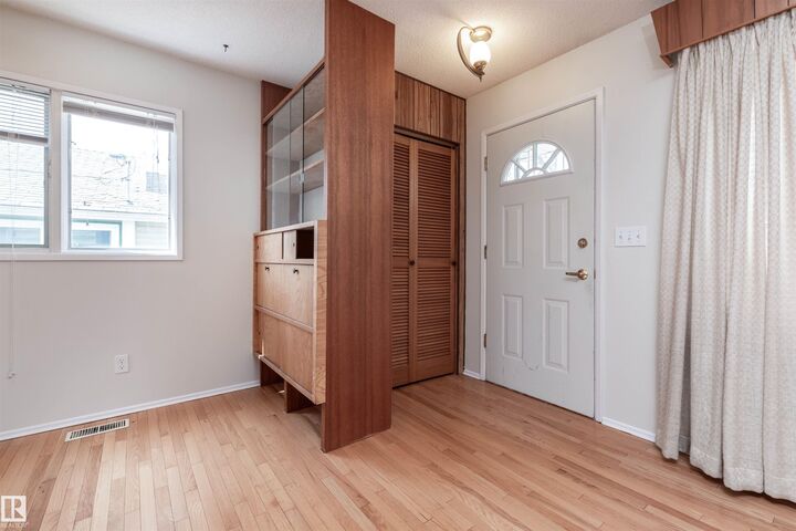 Property Photo:  10009 96A Avenue  AB T8L 1P9 