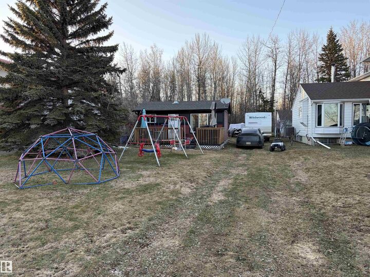 Property Photo:  47436 Rge Rd 200  AB T0C 2C0 