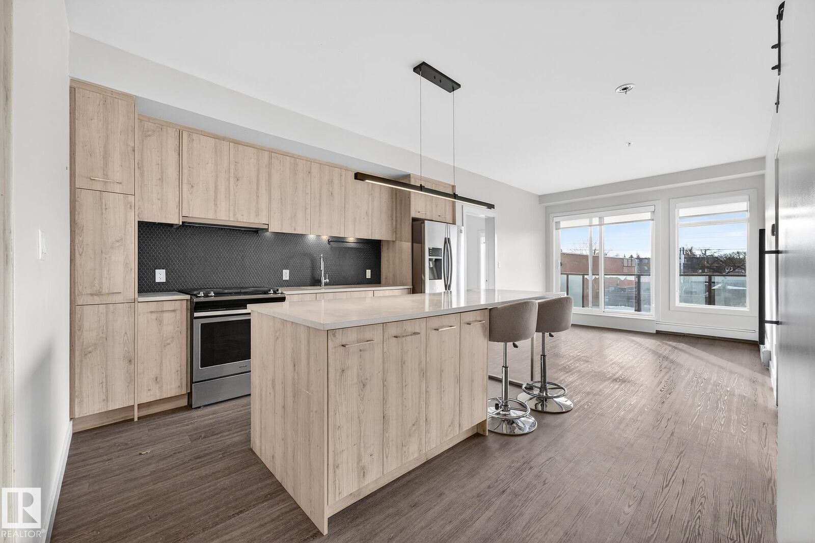 Property Photo:  10837 83 Avenue NW 304  AB T6E 2E6 