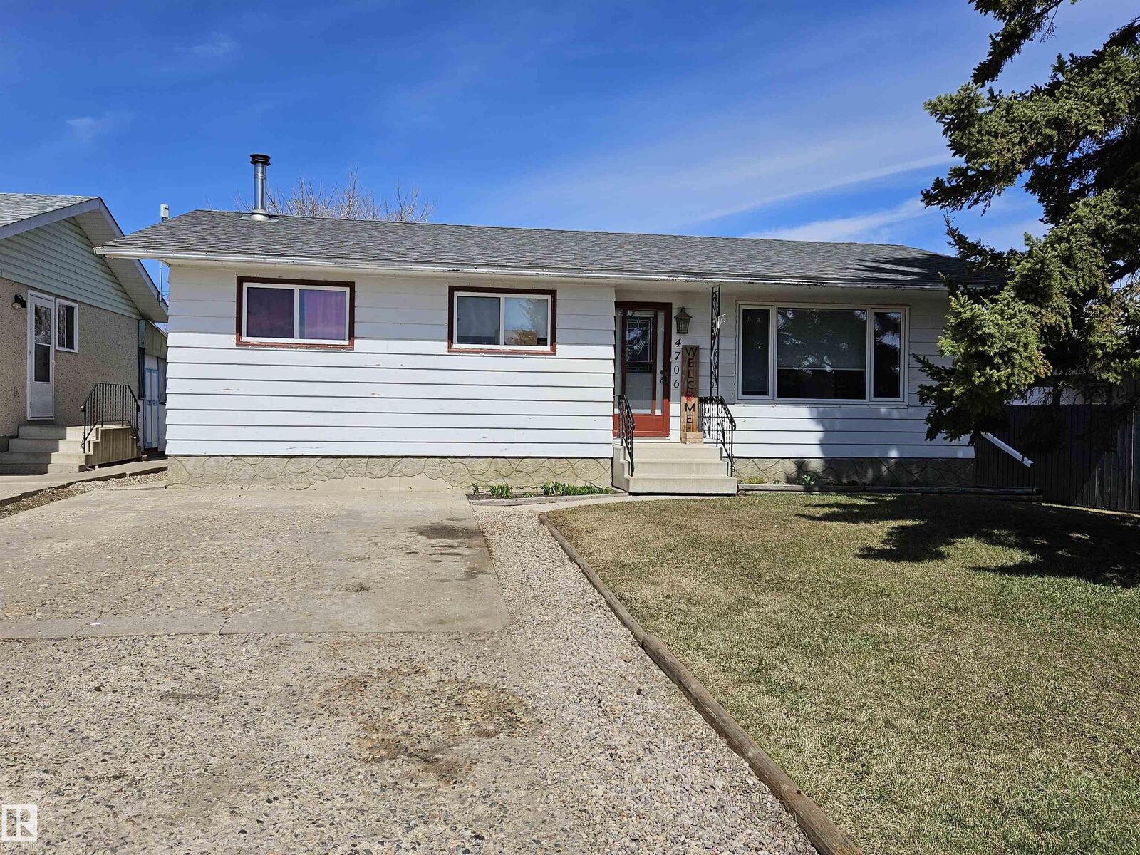 Property Photo:  4706 44 Avenue  AB T0A 3A3 