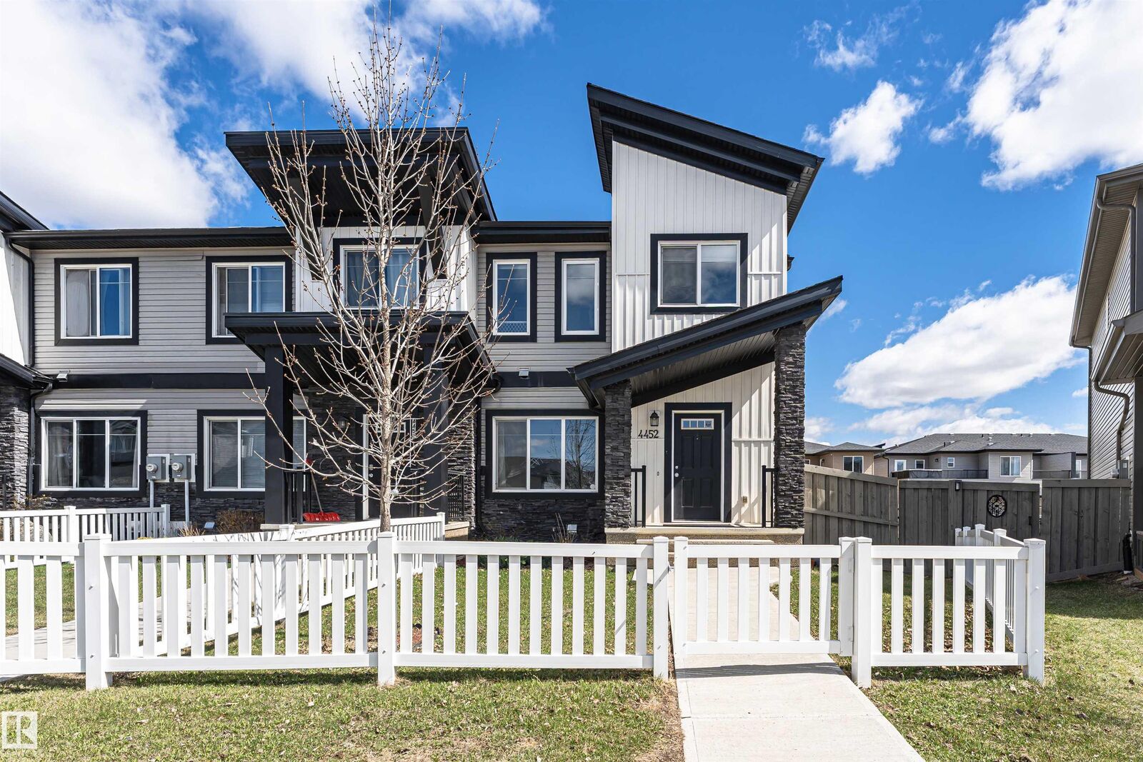 Property Photo:  4452 Annett Common SW  AB T6W 2V8 