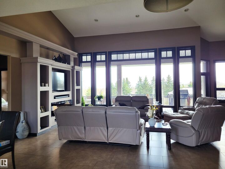 Property Photo: 604 Sunnyside 600 Place AB T0C 2J0
