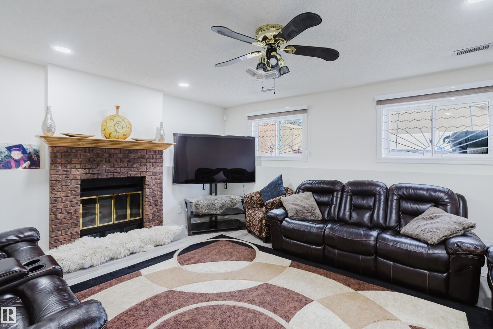 Property Photo:  236 Lago Lindo Crescent NW  AB T5Z 1Y5 