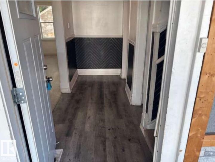 Property Photo:  10730 92 Street NW  AB T5H 1V4 