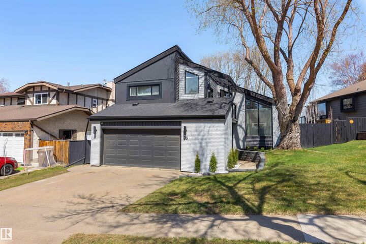 Property Photo:  38 Woodcrest Avenue  AB T8N 3H5 