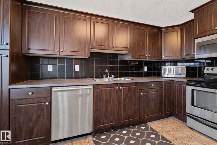 Property Photo:  6 Vivian Way  AB T7X 0G9 