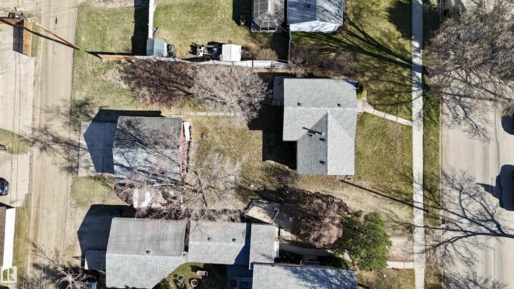 Property Photo:  8 Michigan Street  AB T9G 1H6 