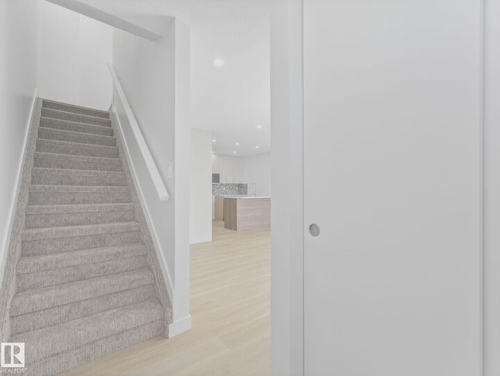 Property Photo:  125 Marlborough Place NW  AB T5T 1Y6 