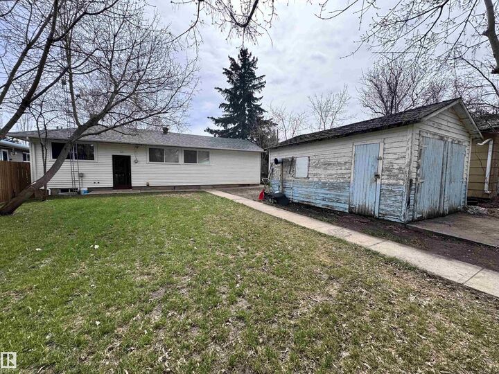 Property Photo:  5232 49 Street  AB T0B 4R0 