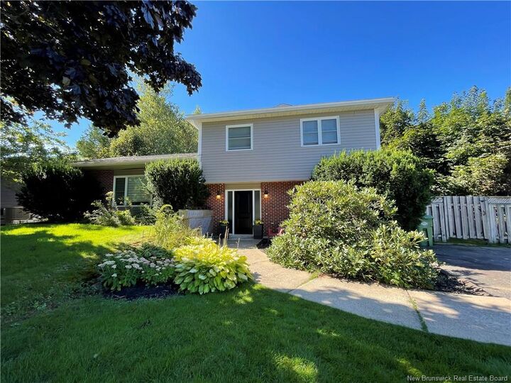 Property Photo:  31 Pineridge Avenue  NB E3C 1C6 