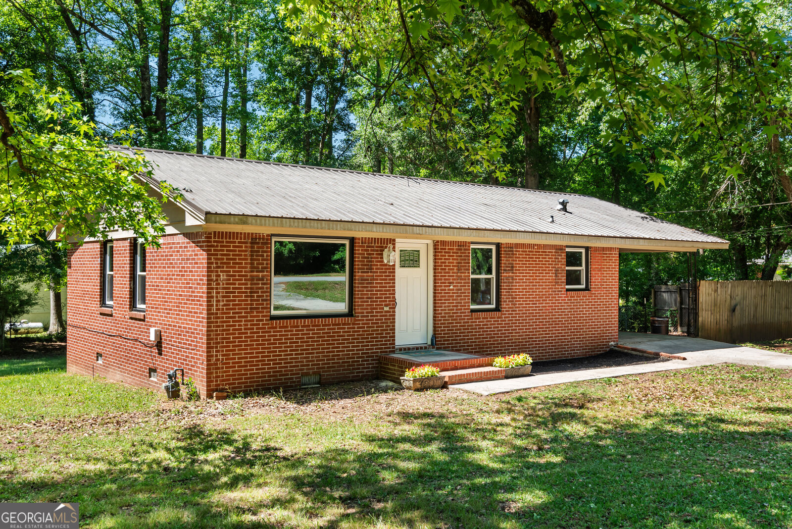 Property Photo:  257 Oakhill Drive  GA 30233 
