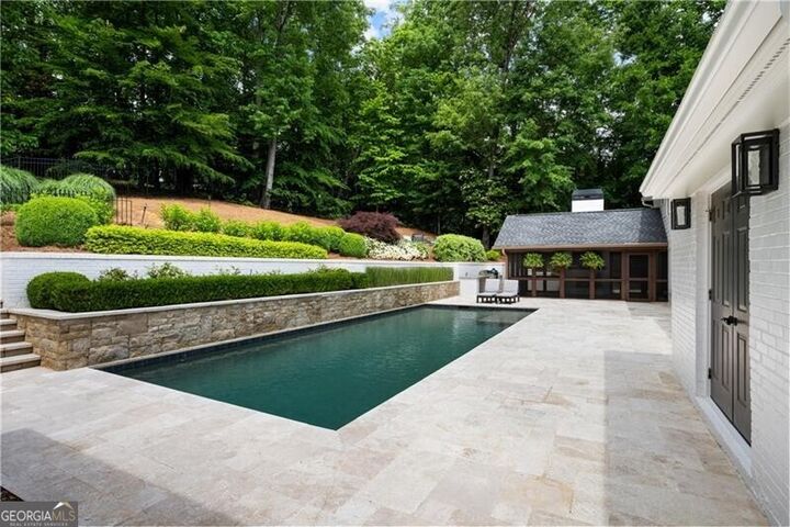 Property Photo:  1100 Kingston Drive  GA 30342 