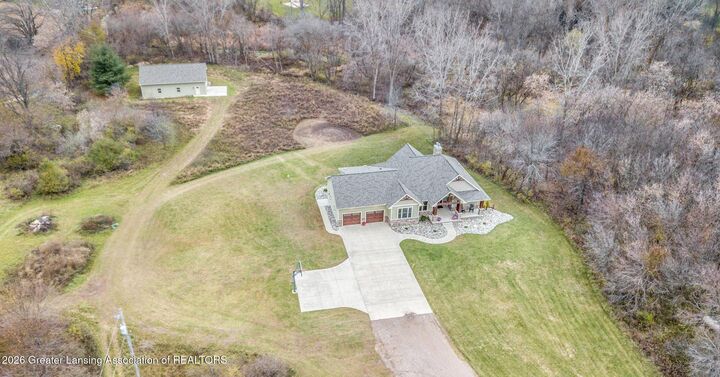 Property Photo:  2005 N Meridian Road  MI 48866 
