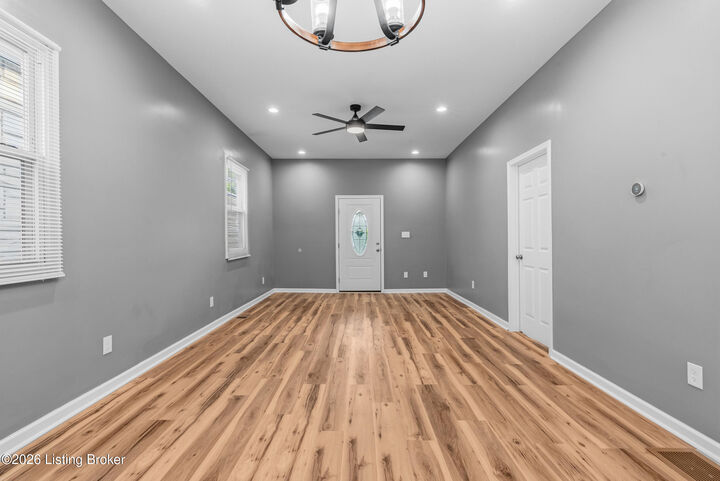 Property Photo:  2303 Greenwood Ave  KY 40210 