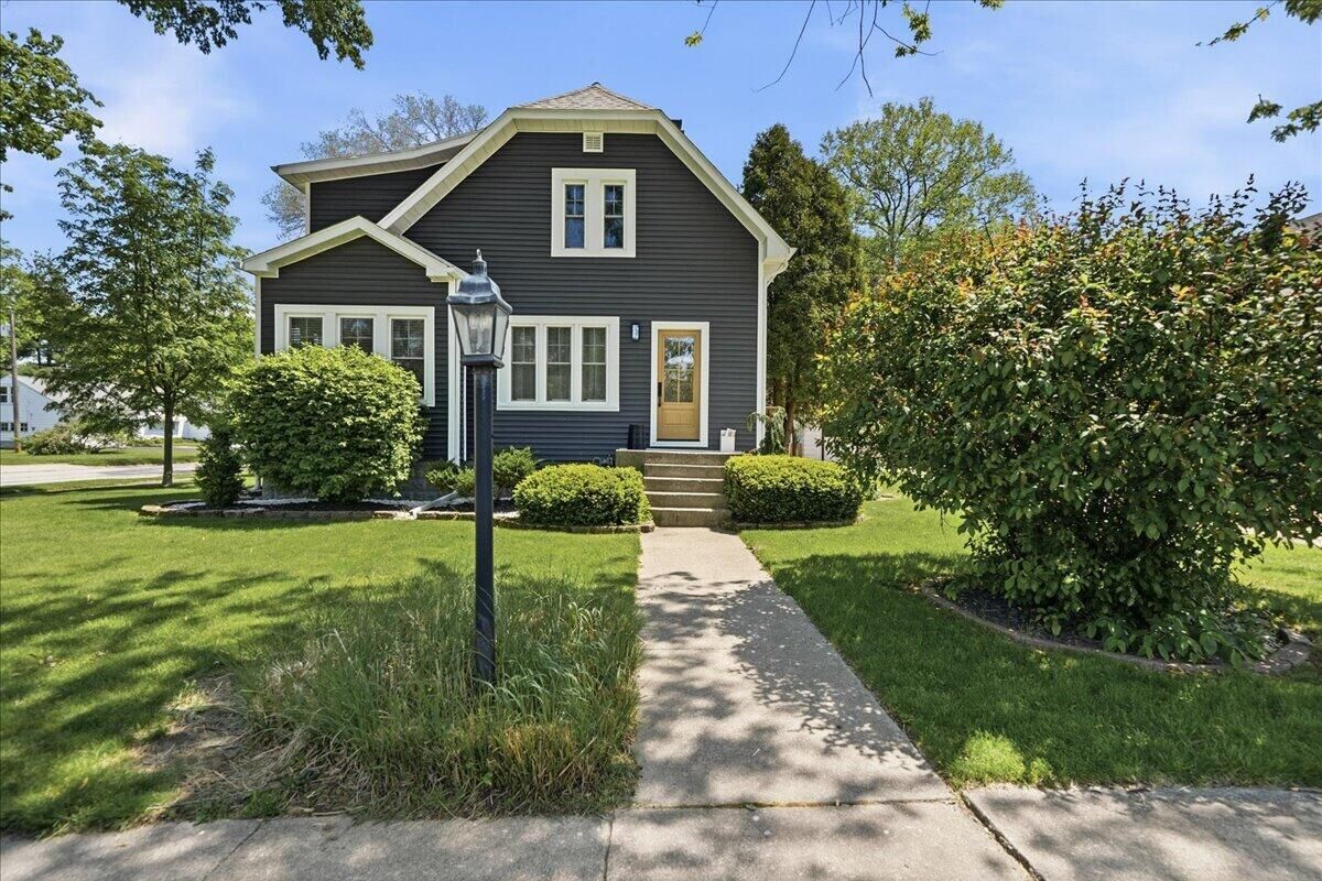 Property Photo: 1208 Franklin Street IN 46383