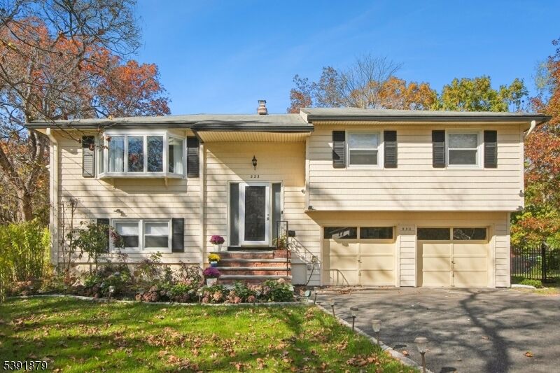 Property Photo: 223 Chaucer Dr NJ 07922