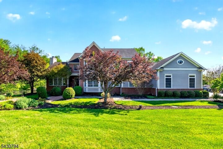 Property Photo:  8 Morningside Ct  NJ 08822 
