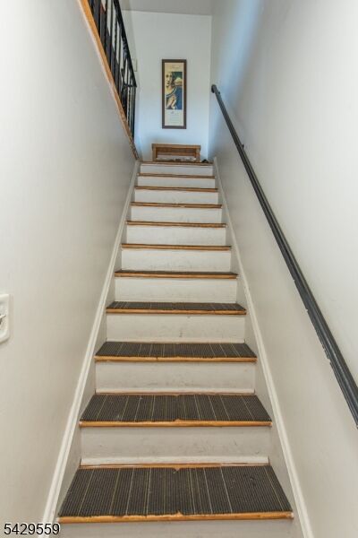 Property Photo:  20 Halsey Ave 6  NJ 07508 