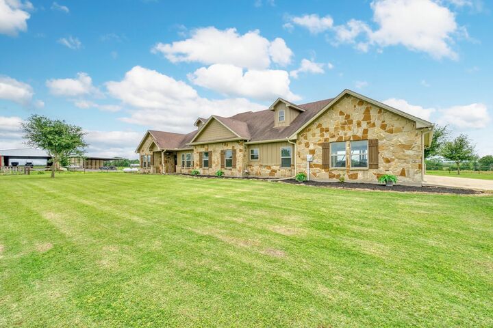 Property Photo:  2792 County Road 145  TX 77831 