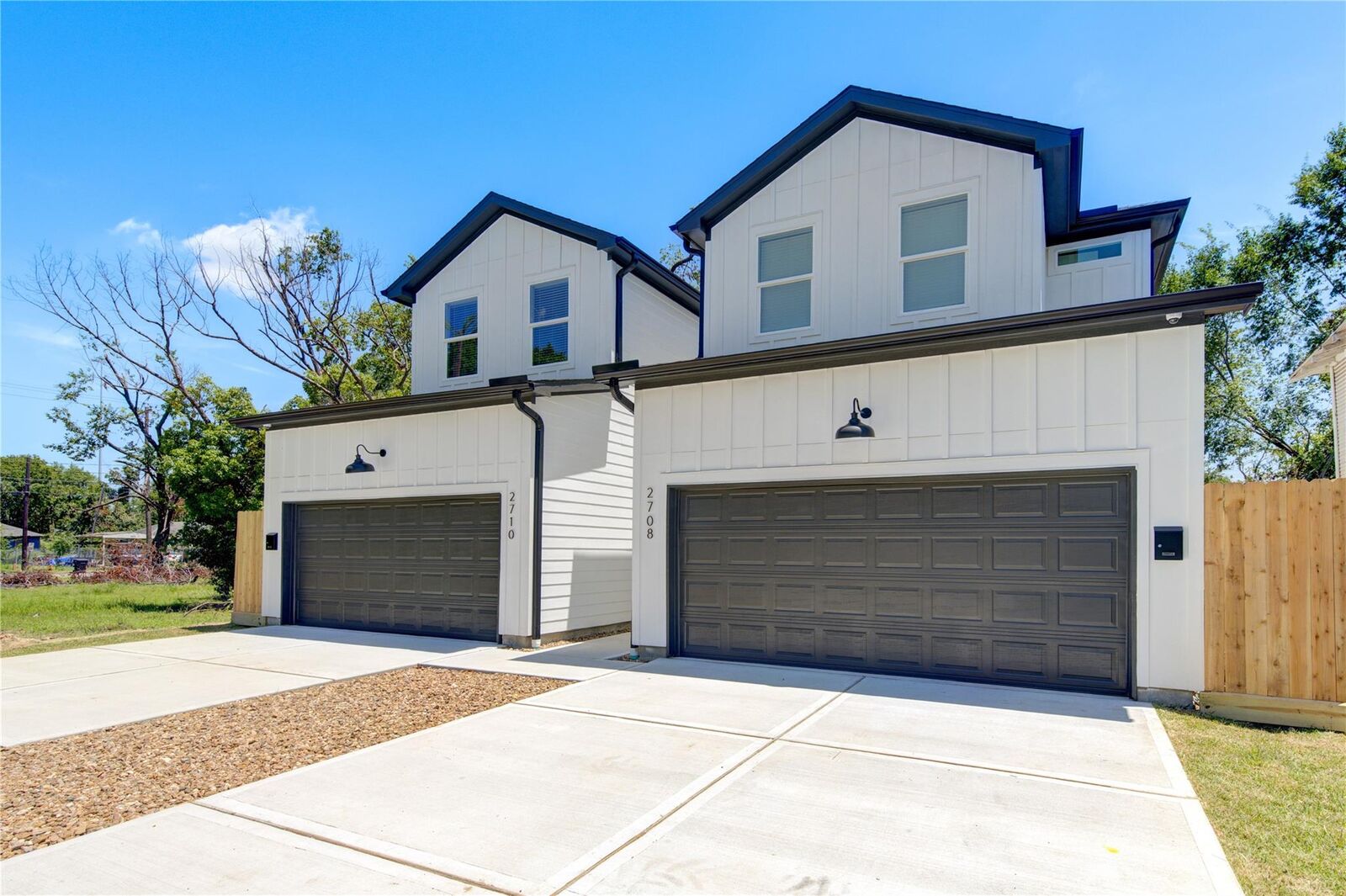 Property Photo:  2708 Noble Street  TX 77026 