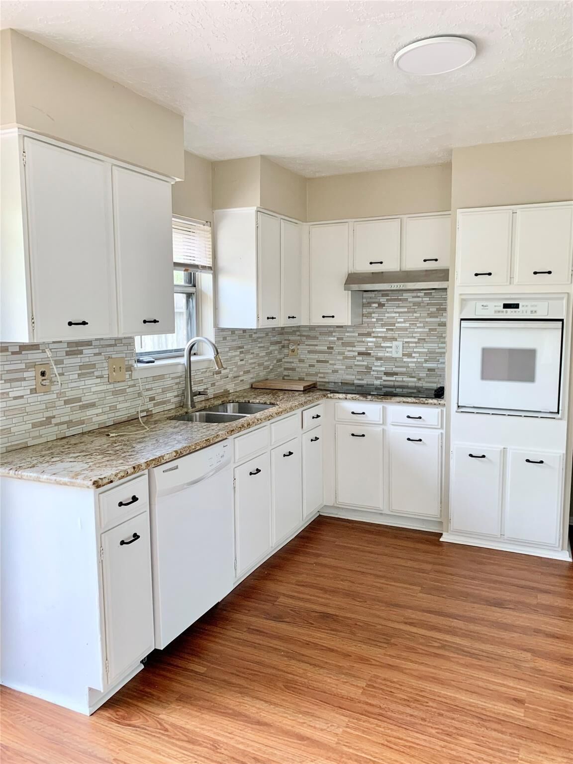 Property Photo:  801 E Stadium Court  TX 77546 