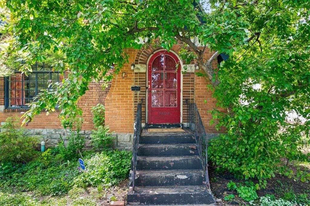 Property Photo:  7404 Walnut Street  MO 64114 