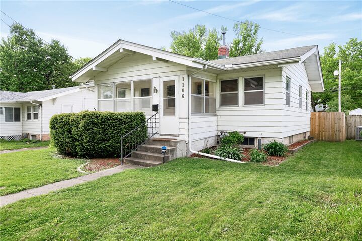 Property Photo:  1106 Douglas Avenue  IA 50313 