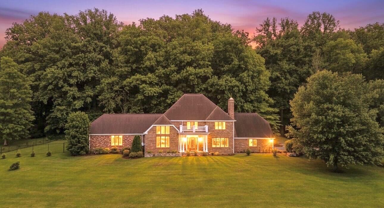 Property Photo: 137 Indian Cave Road KY 42633